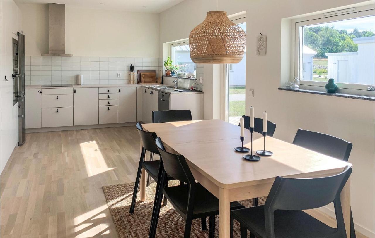 Awesome Home In Simrishamn With Kitchen 외부 사진